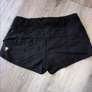 Ivviva loose shorts